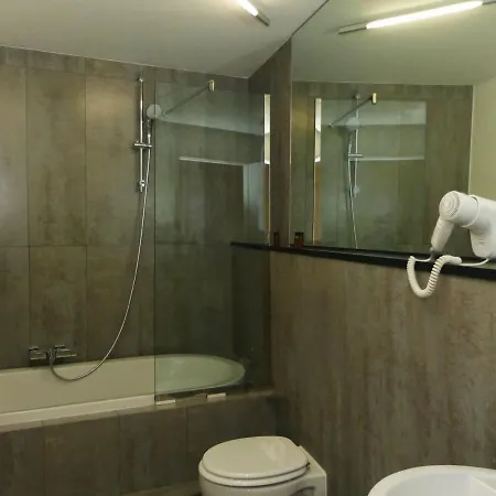 Πανσιόν Fontana 4*